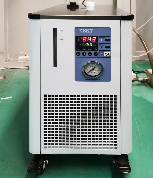 冷水機.jpg 冷水機.jpg