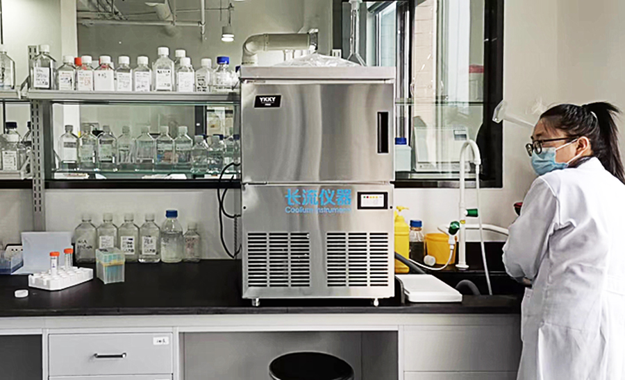 雪花制冰機現(xiàn)場安裝圖.jpg 雪花制冰機現(xiàn)場安裝圖.jpg