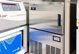 實驗室雪花制冰機(jī)需要24小時開機(jī)嗎？